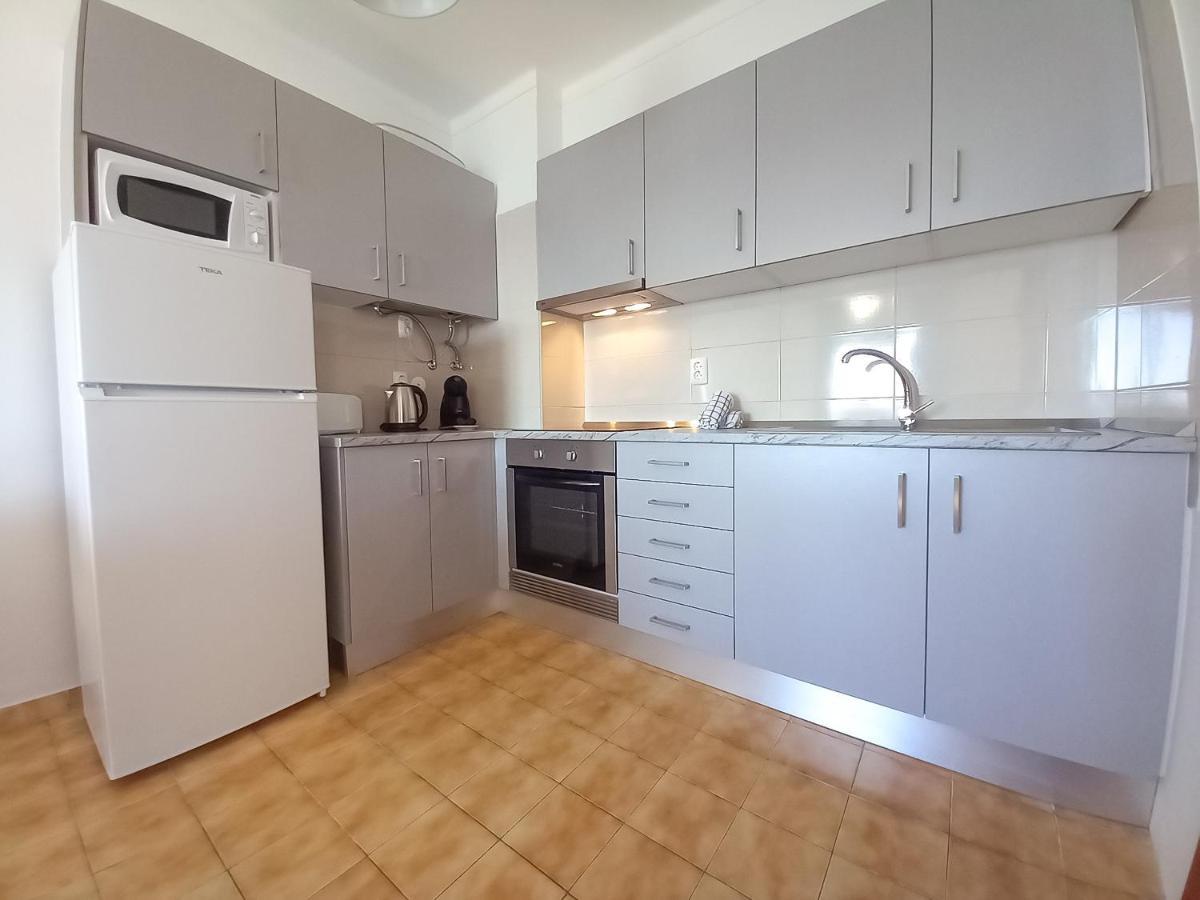 Mira Atlantico 13- Terraco Com Vista Mar E Cidade, Wifi, 80Mt Praia Quarteira Exterior photo