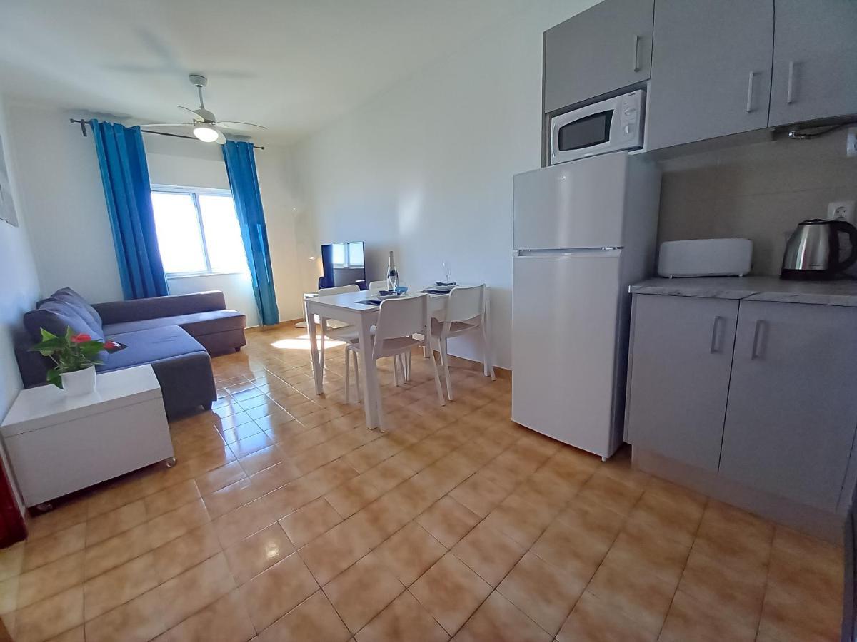 Mira Atlantico 13- Terraco Com Vista Mar E Cidade, Wifi, 80Mt Praia Quarteira Exterior photo
