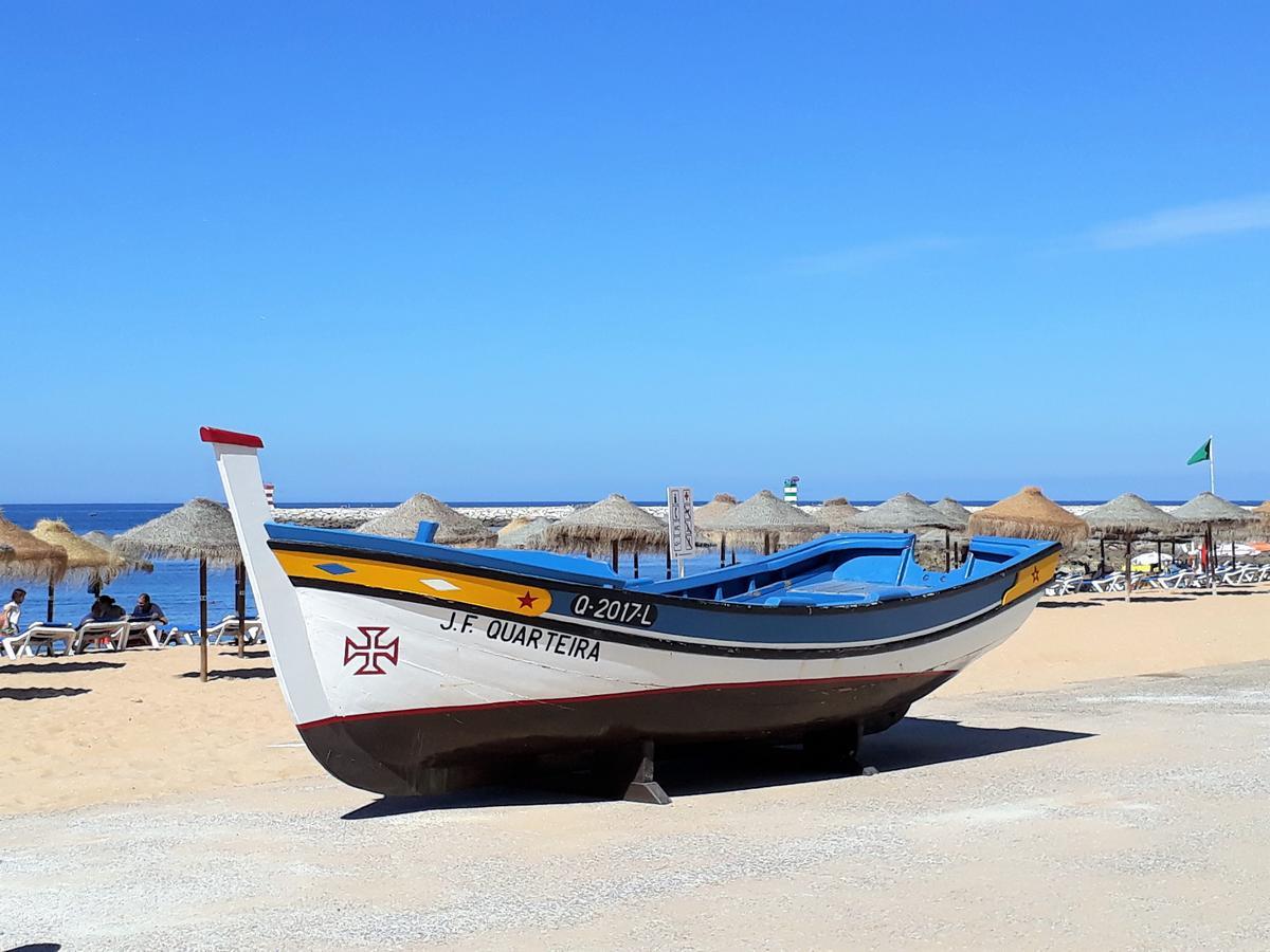 Mira Atlantico 13- Terraco Com Vista Mar E Cidade, Wifi, 80Mt Praia Quarteira Exterior photo